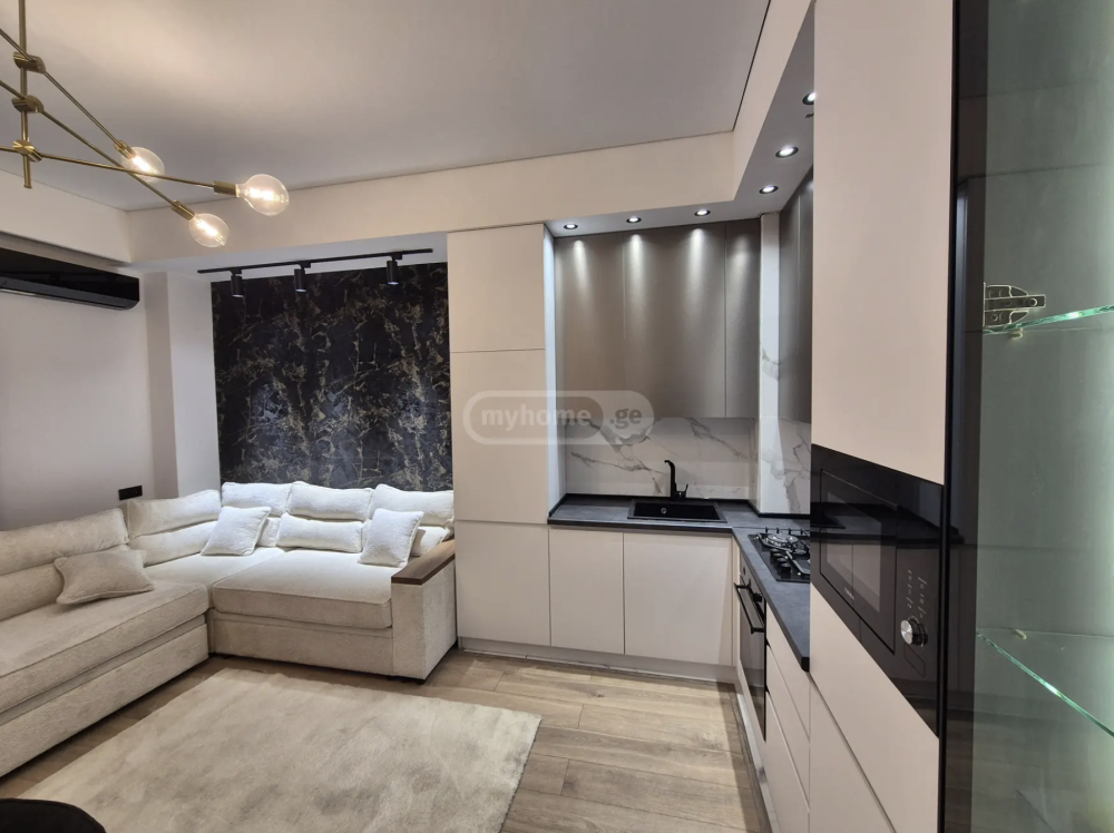 იყიდება 2 ოთახიანი ბინა საბურთალოზე